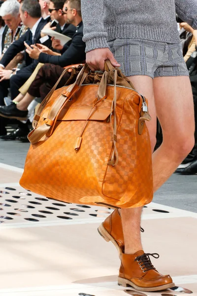 Look 12
